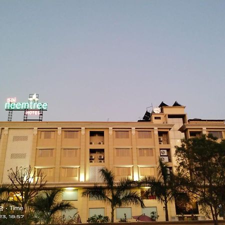 Sai Neem Tree Hotel شيردي المظهر الخارجي الصورة