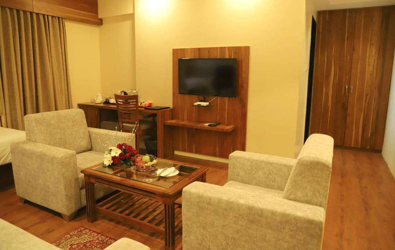 Sai Neem Tree Hotel شيردي المظهر الخارجي الصورة