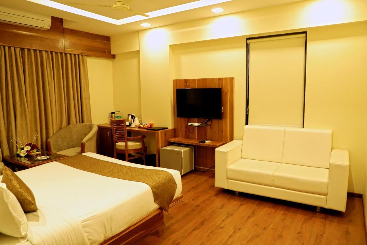 Sai Neem Tree Hotel شيردي المظهر الخارجي الصورة