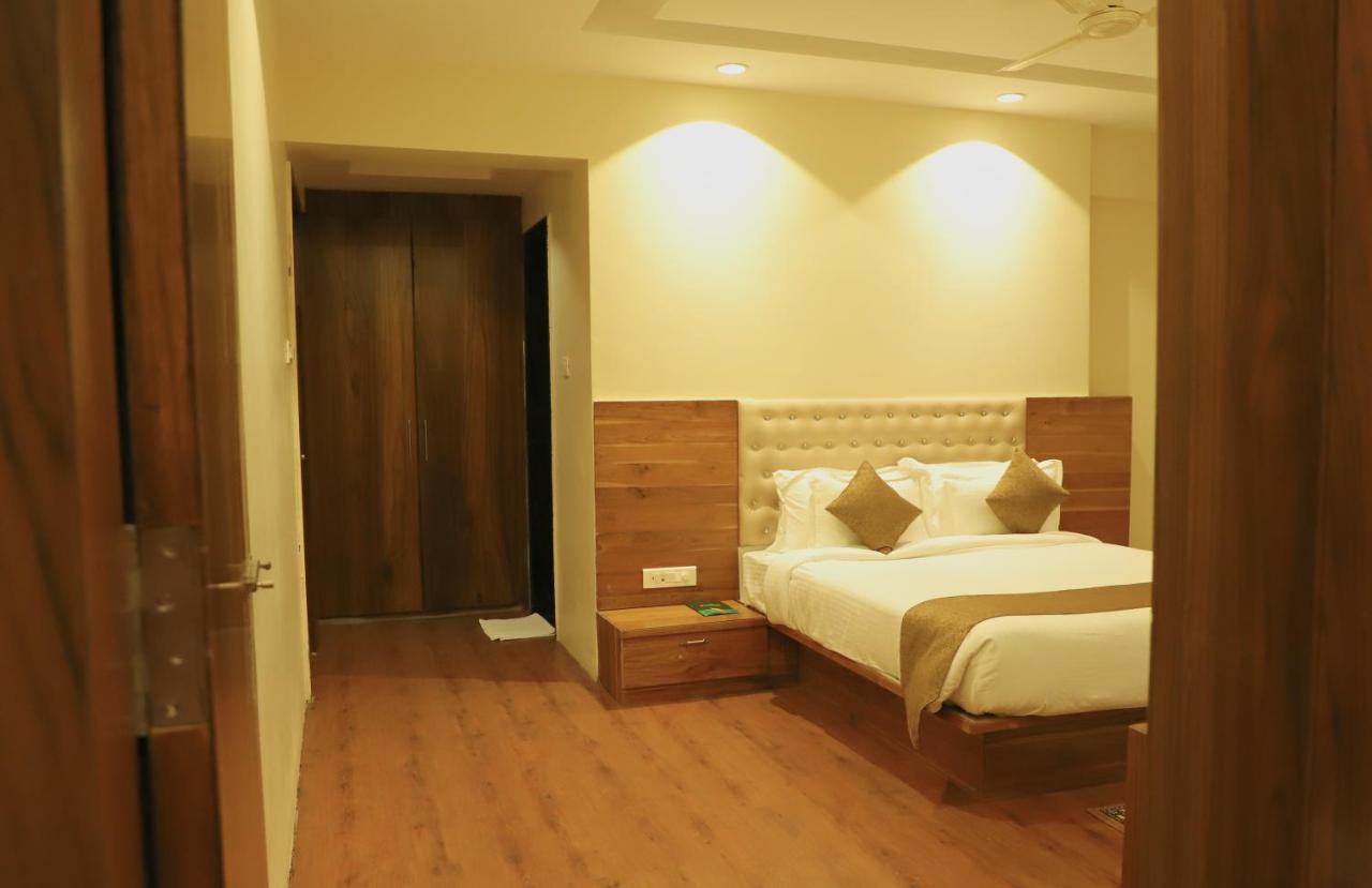 Sai Neem Tree Hotel شيردي المظهر الخارجي الصورة